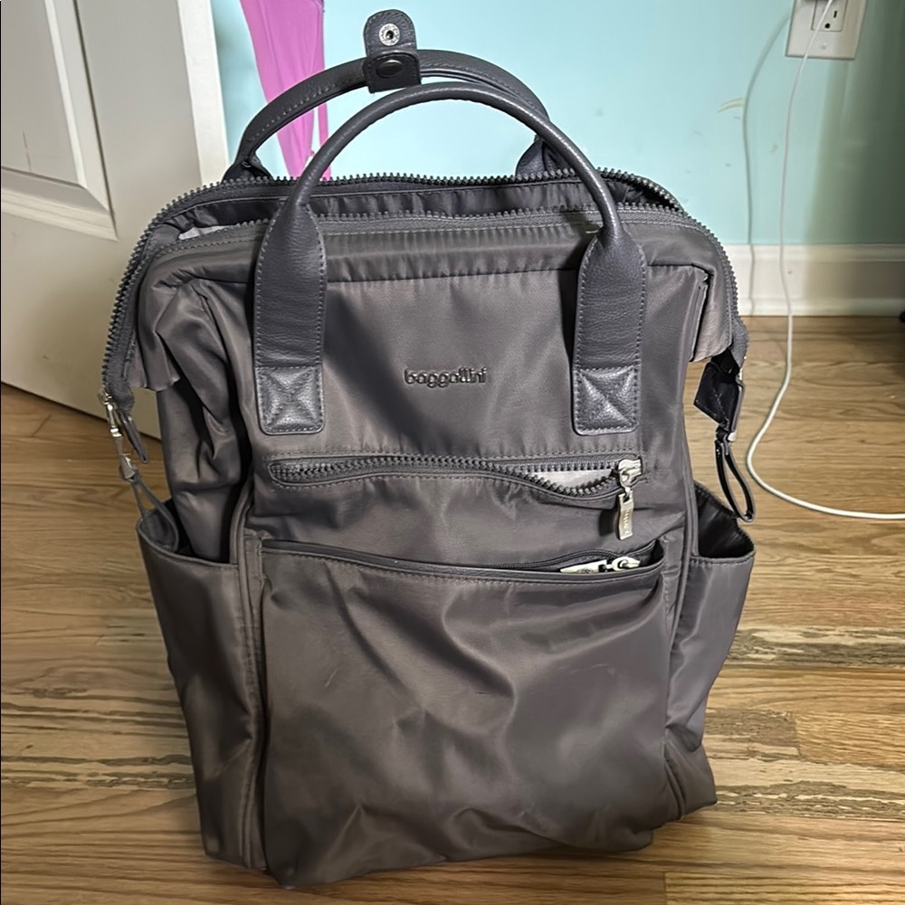 Baggallini Gray Laptop backpack